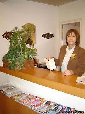 艾克塞西尔酒店 2*